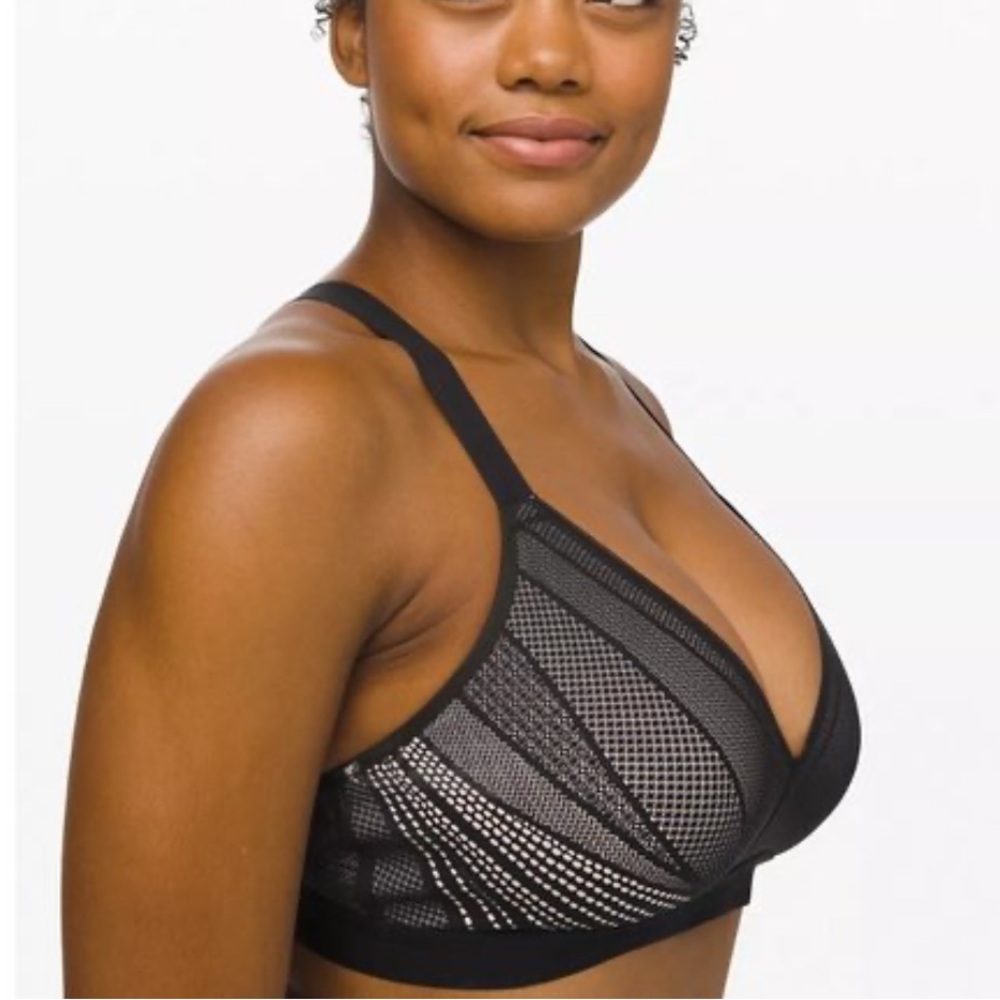 Lululemon Awake to Lace Bra Black / Barely Beige 32B